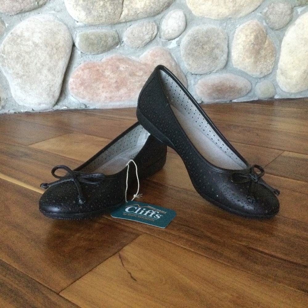 ✔️ NWT Cliffs by White Mountain Ballet Flats Size 8